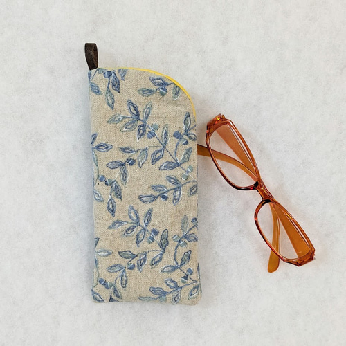【ぴの様オーダー専用ページ】リネン刺繍　マルチクロス　メガネケース リネン刺繍 さ。様オーダー専用ページ】マルチクロス メガネケース