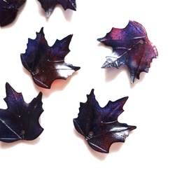 ヴィンテージ 1980s カエデの葉っぱのアクリルビーズ インディゴブルー 20×18.5mm (4個) 3枚目の画像