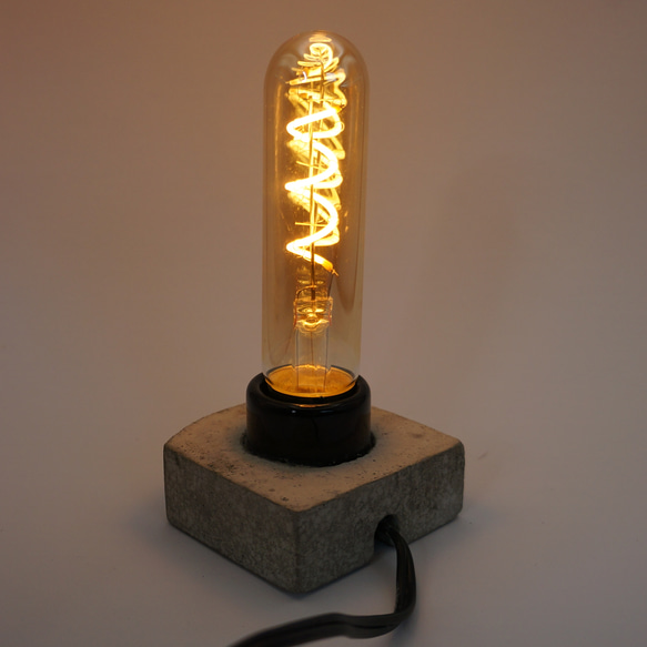 LED 灯り　テーブルランプ　演出照明　3Dプリント＋セメント雑貨 2枚目の画像