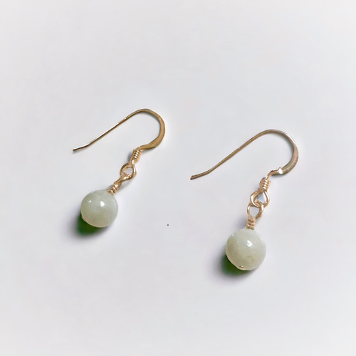 14kgf 小さな翡翠の一粒ピアス／フック イヤリング変更可能