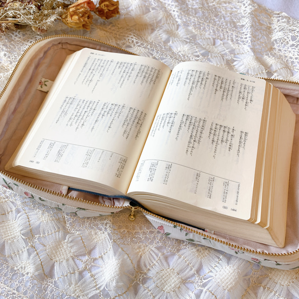 LIBERTY 小型聖書カバー［BOXタイプ］✳︎ フローティング・フローラ 6枚目の画像