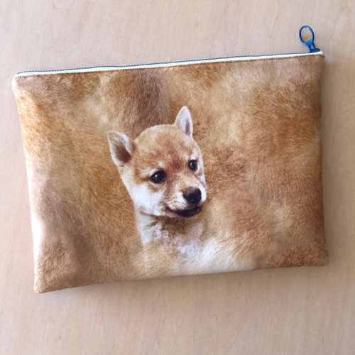 笑顔柴犬 と はにかむ柴犬 大きめポーチ バッグインバッグ iPadポーチ