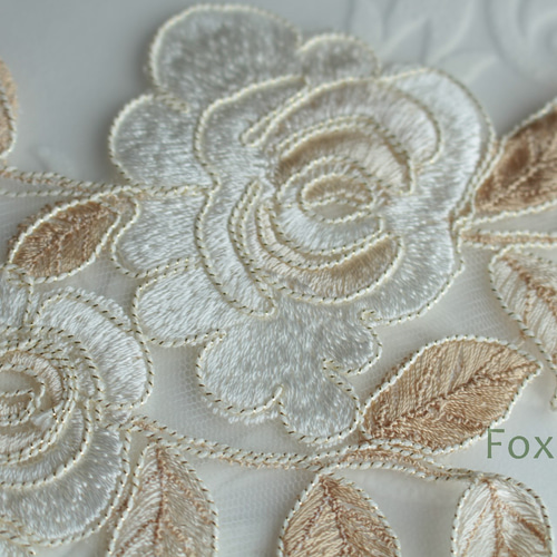 チュールコード刺繍モチーフ 1対 花 ベージュ色系 (MFLB92BGEJJL