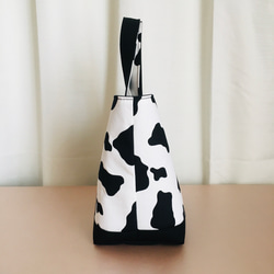 牛柄ホルスタインシンプルミニトートバッグ（白/黒）＊ハンドメイド 3枚目の画像