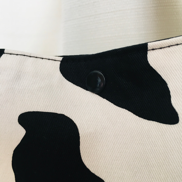 牛柄ホルスタインシンプルミニトートバッグ（白/黒）＊ハンドメイド 2枚目の画像