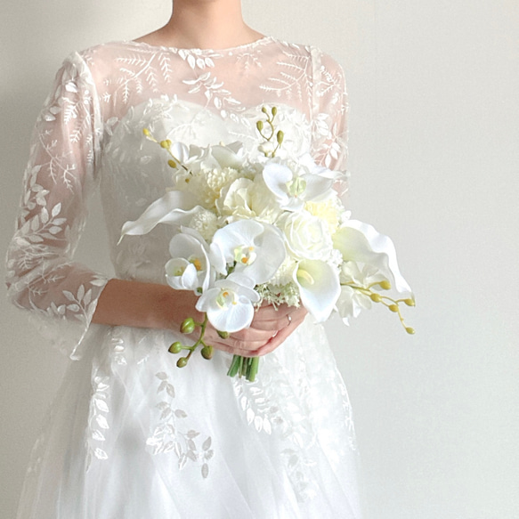 胡蝶蘭とカラーリリィのホワイトブーケ【結婚式/ウェディング/リゾート