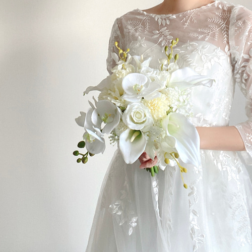 胡蝶蘭とカラーリリィのホワイトブーケ【結婚式/ウェディング/リゾート