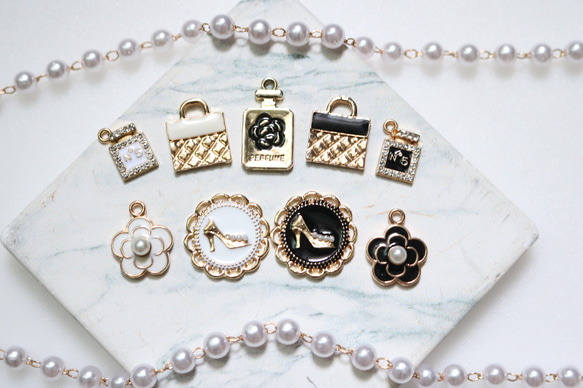 9個 キルティングデザイン ハンドバッグ チャーム 香水瓶 カメリア