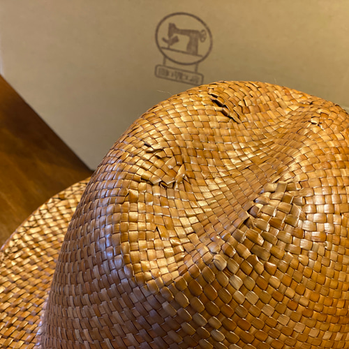 木型で作ったふたこぶの麦わら帽子 ハット 関口善大靴工房 通販