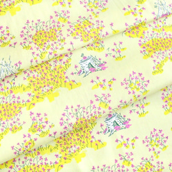 カットクロス Windham Fabrics / Lucky Rabbit / Fairy House Yellow 5枚目の画像
