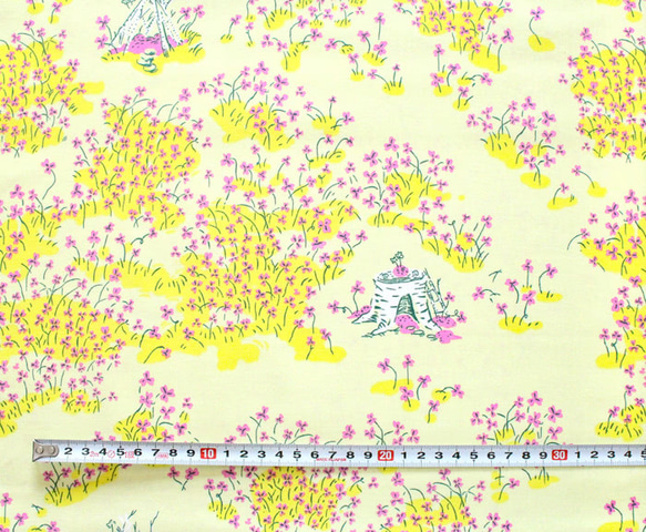 カットクロス Windham Fabrics / Lucky Rabbit / Fairy House Yellow 3枚目の画像