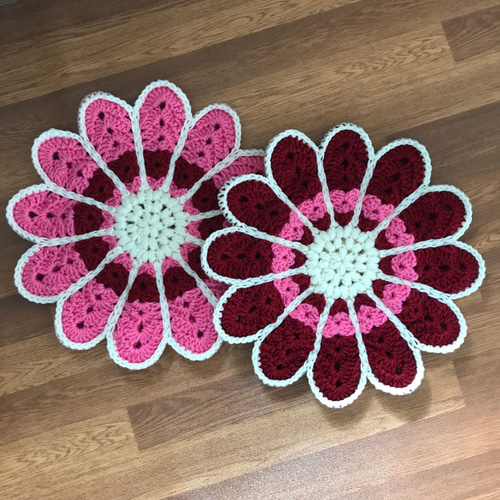 ☆お花の円座☆座布団 編み物（レッド） クッション・クッションカバー