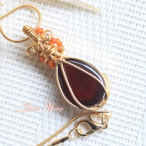 ヘソナイトガーネットとカーネリアン ワイヤーネックレス