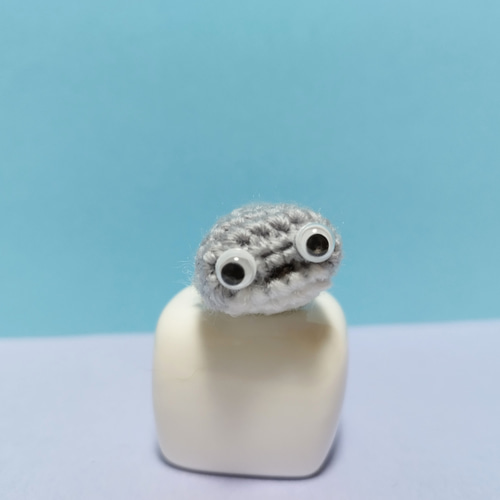 一本釣り サカバンバスピス(ストラップ)古代魚 あみぐるみ あみもの