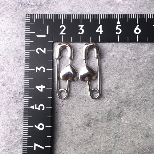 6個/シルバーハートの安全ピンコネクターチャーム CH143 チャーム