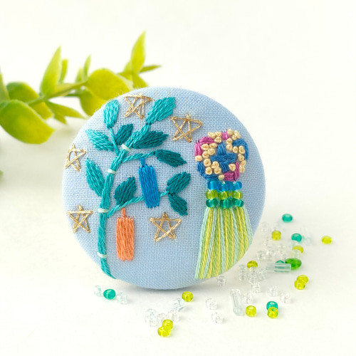 [専用　こり様]くるみボタン 刺繍 チャーム ハンドメイドフェルト 専用 こり様]くるみボタン 刺繍 チャーム ハンドメイドフェルト｜専用