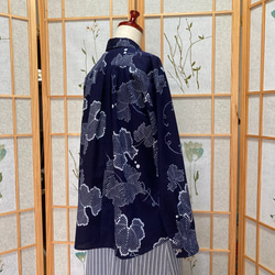 ☆浴衣リメイク☆ シャツブラウス (ネイビー／葡萄の葉) 4枚目の画像