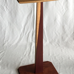 天板（無垢ホワイトオーク）、底板（無垢カリン）センターポール（無垢パドック）のトールテーブル 3枚目の画像