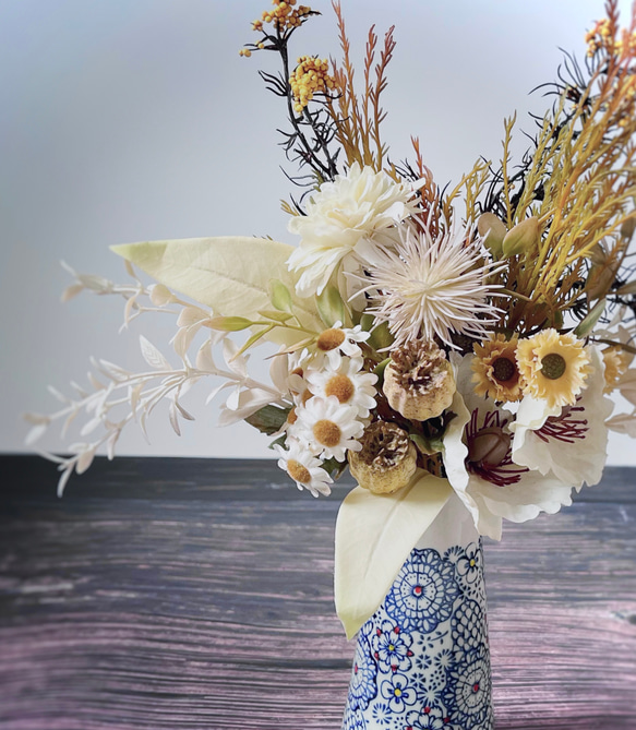 アンティークカラーのスワッグにもなる花びん付きブーケ/ドライ