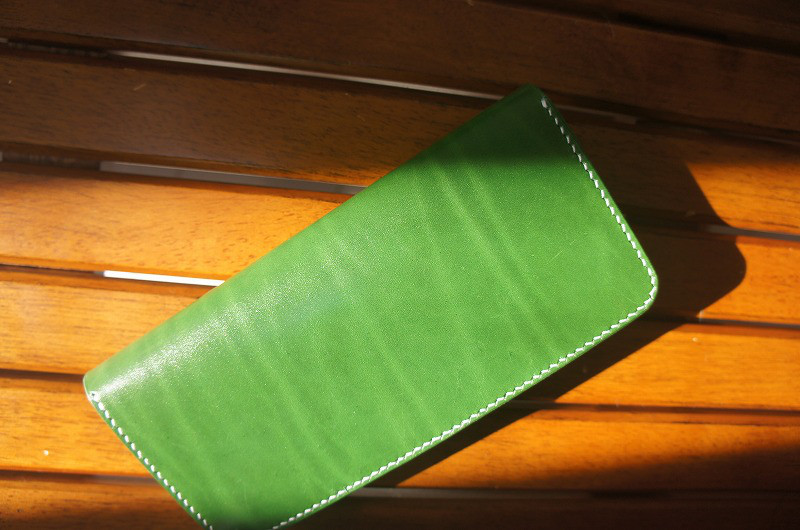 【受注製作】【送料無料】ルガトショルダーのロングウォレット【パロットグリーン】革財布