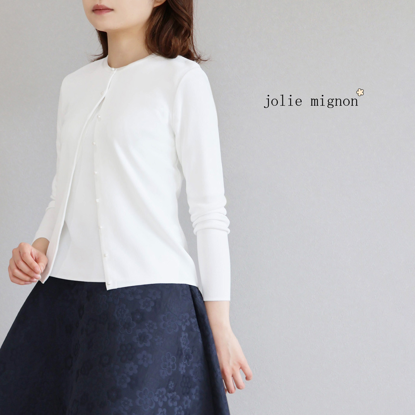 【3サイズから選べる◎】パールボタン付き ストレッチ長袖カーディガン【ホワイト】