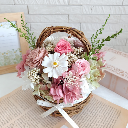 プリザーブドフラワー持ち手付きバスケットアレンジ✨ ふわふわ紫陽花