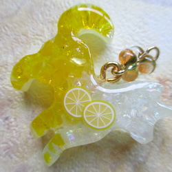 ◇3652 ✨蓄光・レモンのかき氷　日本犬のピアス・イヤリング ※暗闇で光ます・やや重ためです。 2枚目の画像