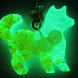 ◇3652 ✨蓄光・レモンのかき氷　日本犬のピアス・イヤリング ※暗闇で光ます・やや重ためです。 3枚目の画像
