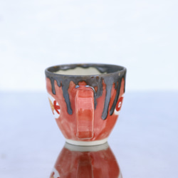 微漆朱釉紅金魚圖馬克杯（紅柄） 第4張的照片