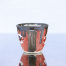 微漆朱釉紅金魚圖馬克杯（青銅釉柄） 第4張的照片