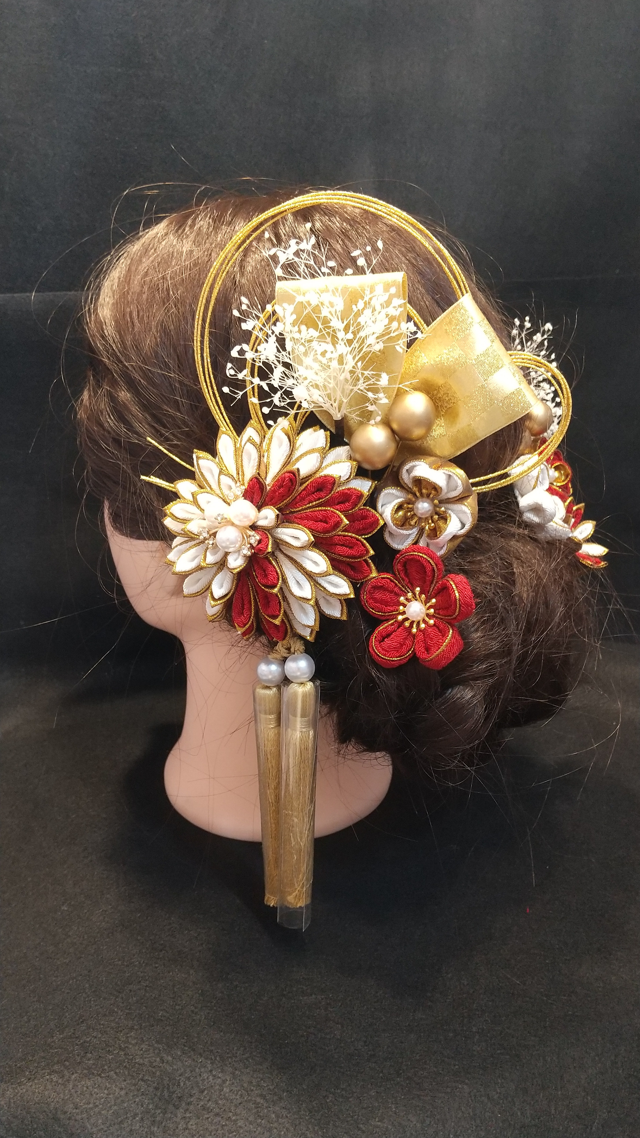 つまみ細工　髪飾り　白　金　赤(エンジっぽい)