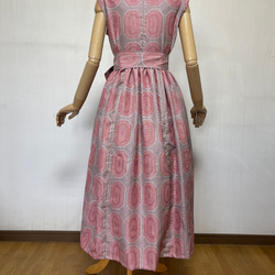 着物リメイク 大人ピンクの大島紬のギャザーワンピース S～Mサイズ 3枚目の画像