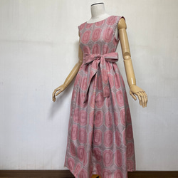 着物リメイク 大人ピンクの大島紬のギャザーワンピース S～Mサイズ 1枚目の画像