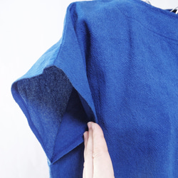 靛藍染色，棉質襯衫，均碼，法式袖 第4張的照片