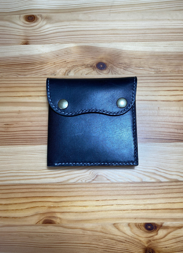 二つ折り財布（背面コイン・左右カードケース） 1枚目の画像