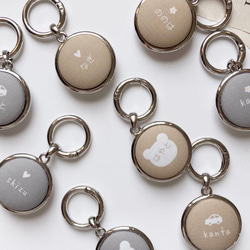 （両面お名前）コロンと小ぶり　お名前キーホルダー　名入れ　ネームタグタグ　シンプル　幼稚園バッグ　プレゼント　入園準備 1枚目の画像