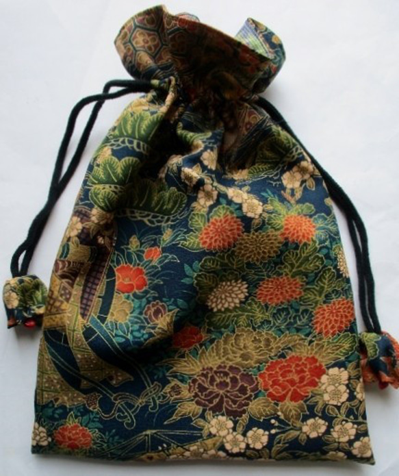 ７１８１　花柄の着物で作った巾着袋＃送料無料 2枚目の画像