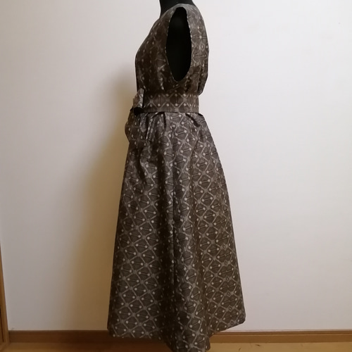 可愛すぎます♥✨Sサイズ 着物リメイク ワンピース Amazon.co.jp: 着物リメイクワンピース正絹総絞り着丈100センチ
