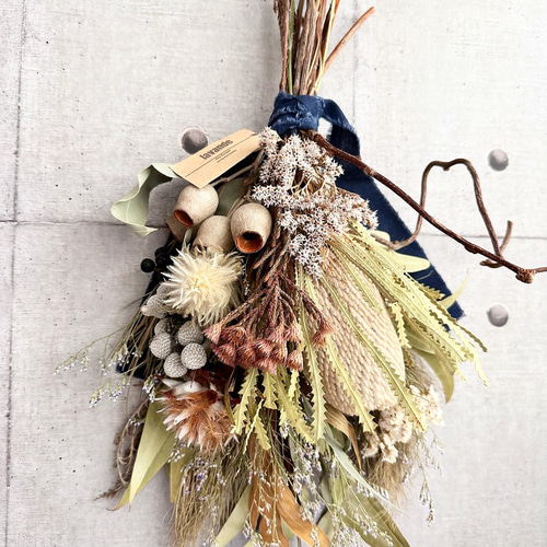 バンクシアメインの大きめドライフラワースワッグ スワッグ la vonde