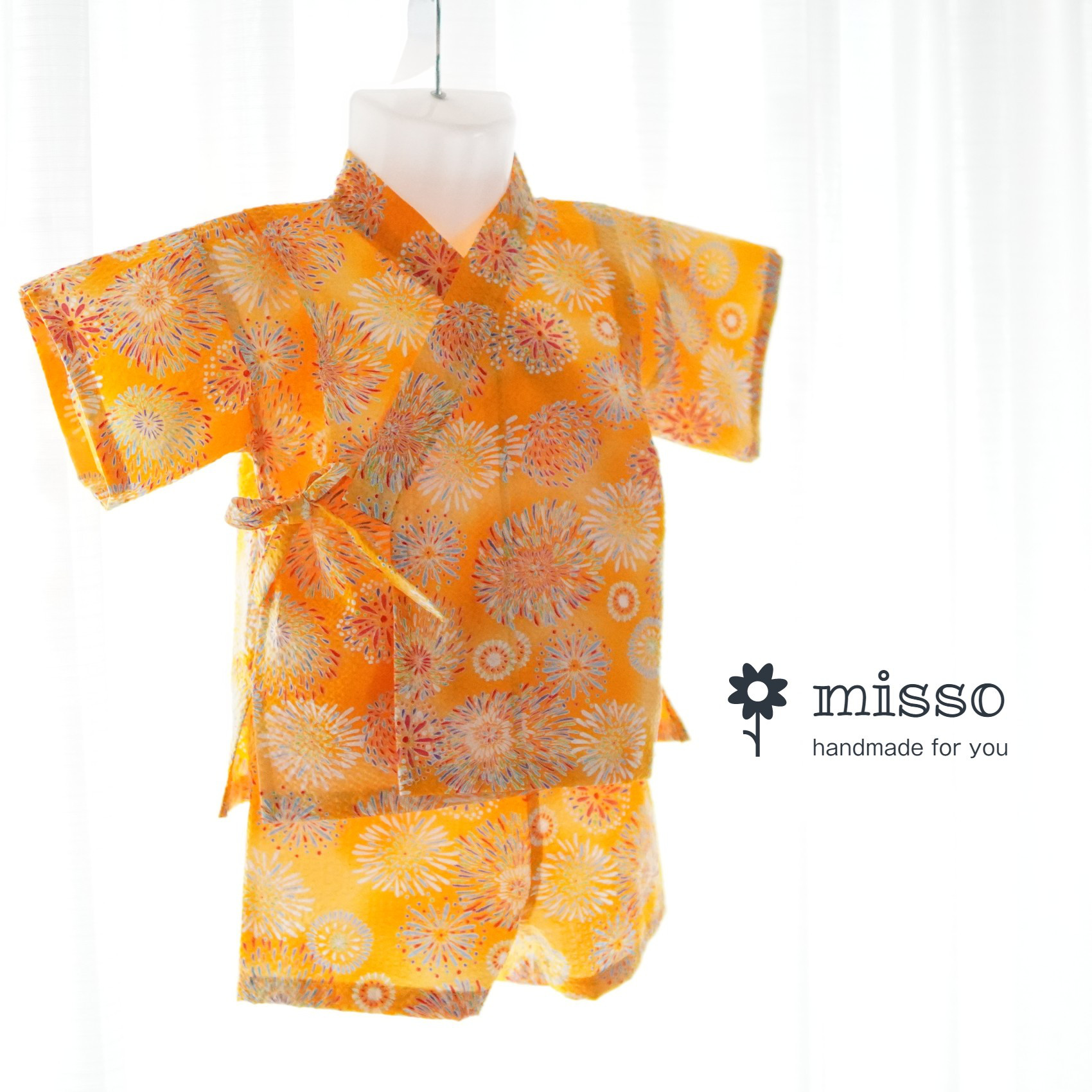 ラスト1点！暑い夏でもさらりと気持ちいいリップル素材のこだわりベビー甚平〇Hanabi-orange- ベビー服 misso 通販  16066930｜Creema(クリーマ)