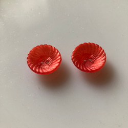 アンティーク ボタン 2個　ビンテージ 昭和 レトロ 個性的 ハンドメイド素材 日本製 ポップ アクセ お花　フラワー 4枚目の画像