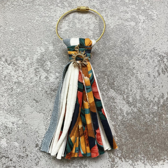 97 タッセルキーホルダー＊ミニバッグチャーム付き✨ハンドメイド✨ 97 タッセルキーホルダー＊ミニバッグチャーム付き✨ハンドメイド