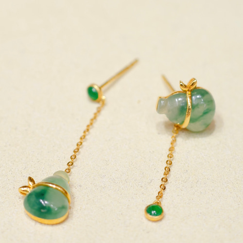 ひょうたんモチーフ ヒスイアンバランスピアスk18 | angeloawards.com