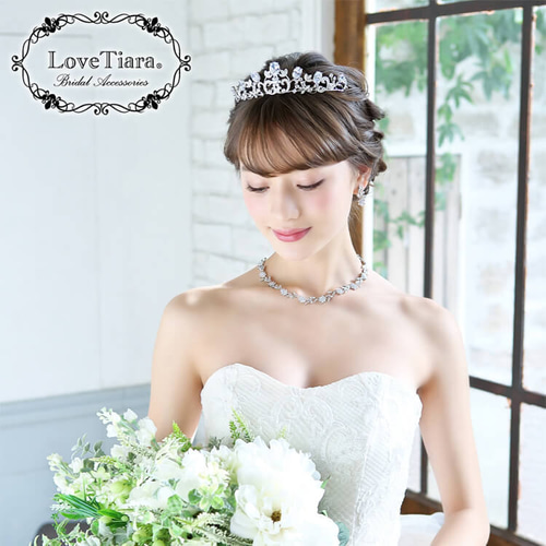 サラジルコニアティアラ　Love Tiara 花嫁様お写真：サラジルコニアティアラ、ヘッドドレス【ノワール