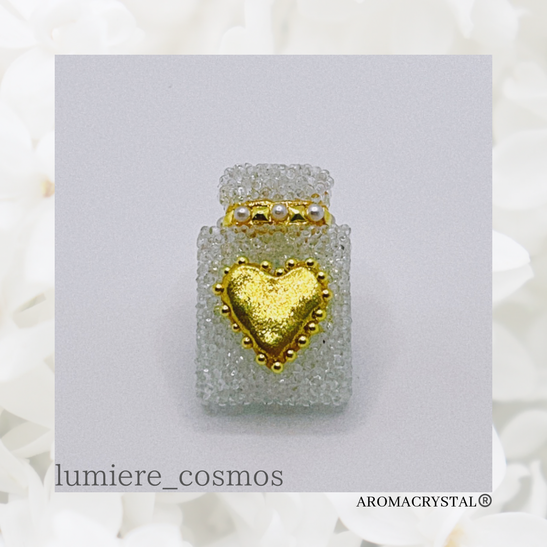 スタッズ・パール・ハートで上品ロックな　　　　　　　ガラスが香る♡アロマクリスタル香水瓶・ブローチ（アロマオイル付き）