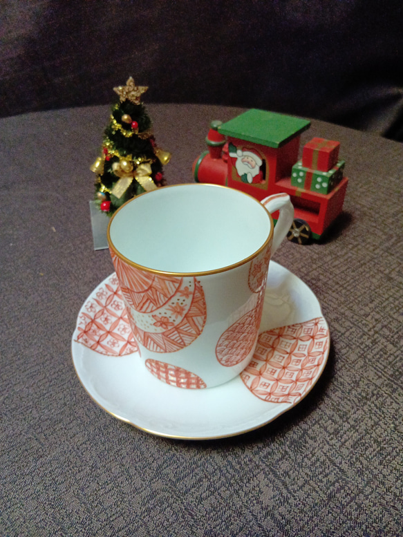 九谷赤絵細描のマグカップとケーキ皿で素敵なティータイムはいかが