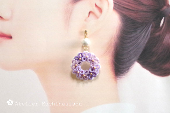 梭織蕾絲繡球花棉質珍珠不對稱耳環（紫色） 第6張的照片