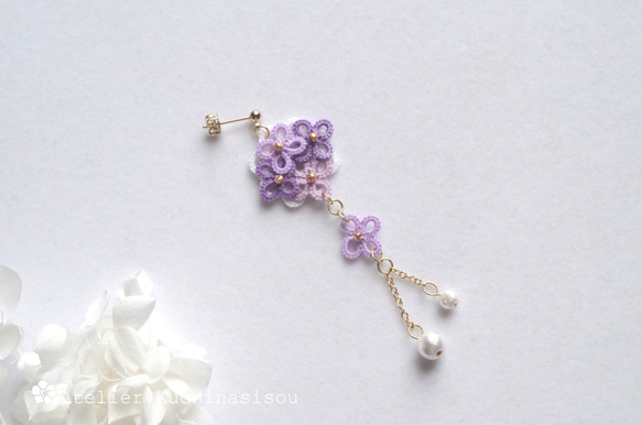 梭織蕾絲繡球花棉質珍珠不對稱耳環（紫色） 第3張的照片