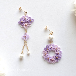 梭織蕾絲繡球花棉質珍珠不對稱耳環（紫色） 第1張的照片