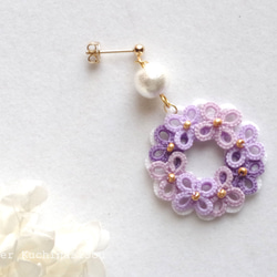 梭織蕾絲繡球花棉質珍珠不對稱耳環（紫色） 第4張的照片